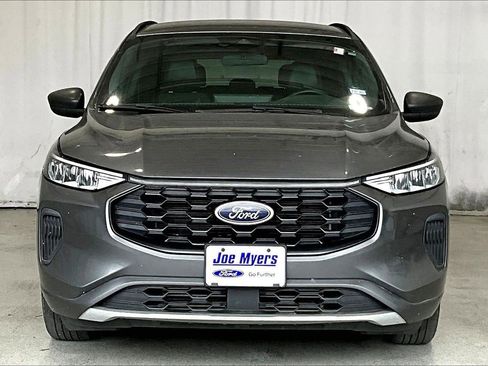 Certified 2023 Ford Escape ST-Line w/ Tech Pack #1 FWD image 3