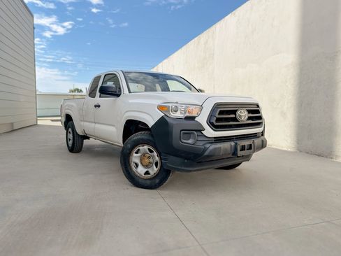Used 2020 Toyota Tacoma SR image 1