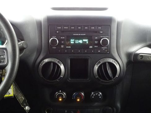 Used 2018 Jeep Wrangler Unlimited Sport AWD/4WD image 31