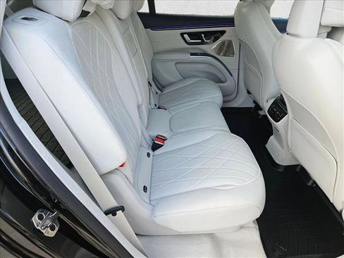 Used 2023 Mercedes-Benz EQS 580 4MATIC SUV image 21