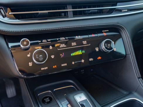 Certified 2026 INFINITI QX60 Luxe AWD/4WD image 17
