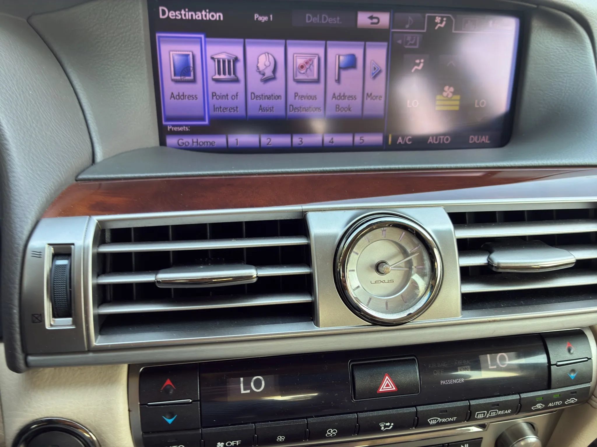 Used 2013 Lexus LS 460 AWD w/ Comfort Pkg image 18