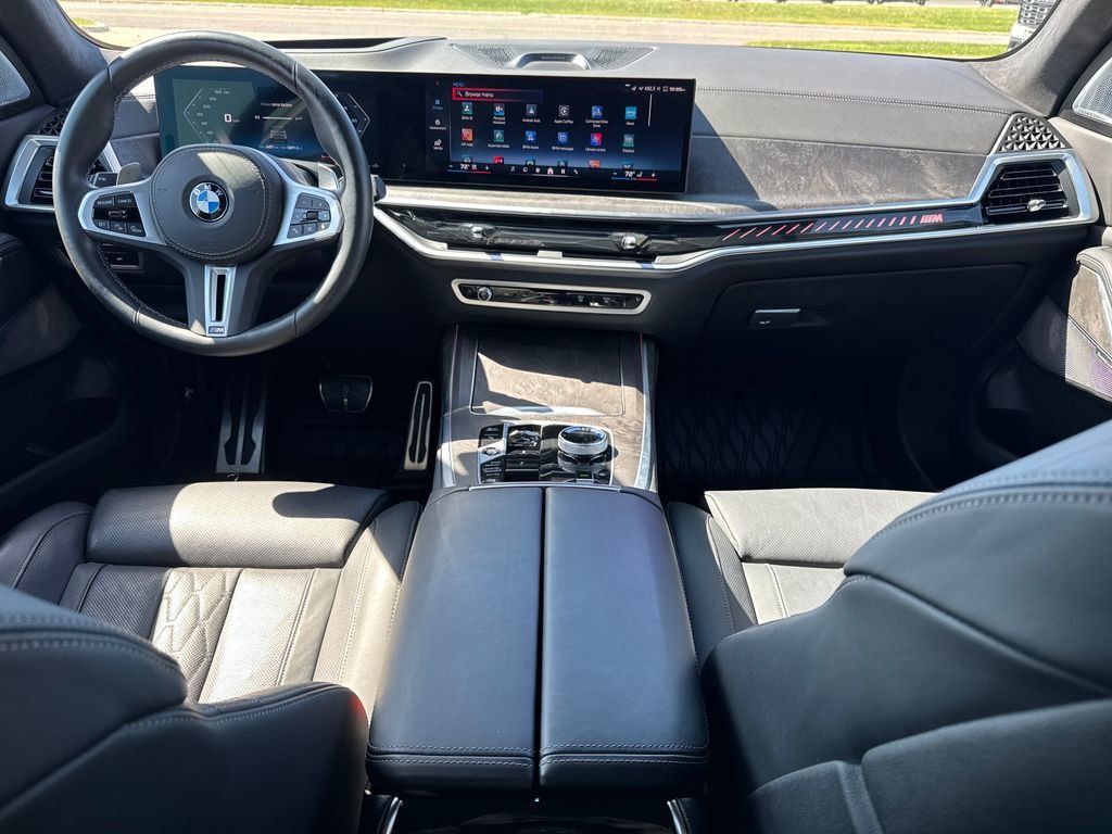 Used 2025 BMW X7 M60i AWD/4WD image 18