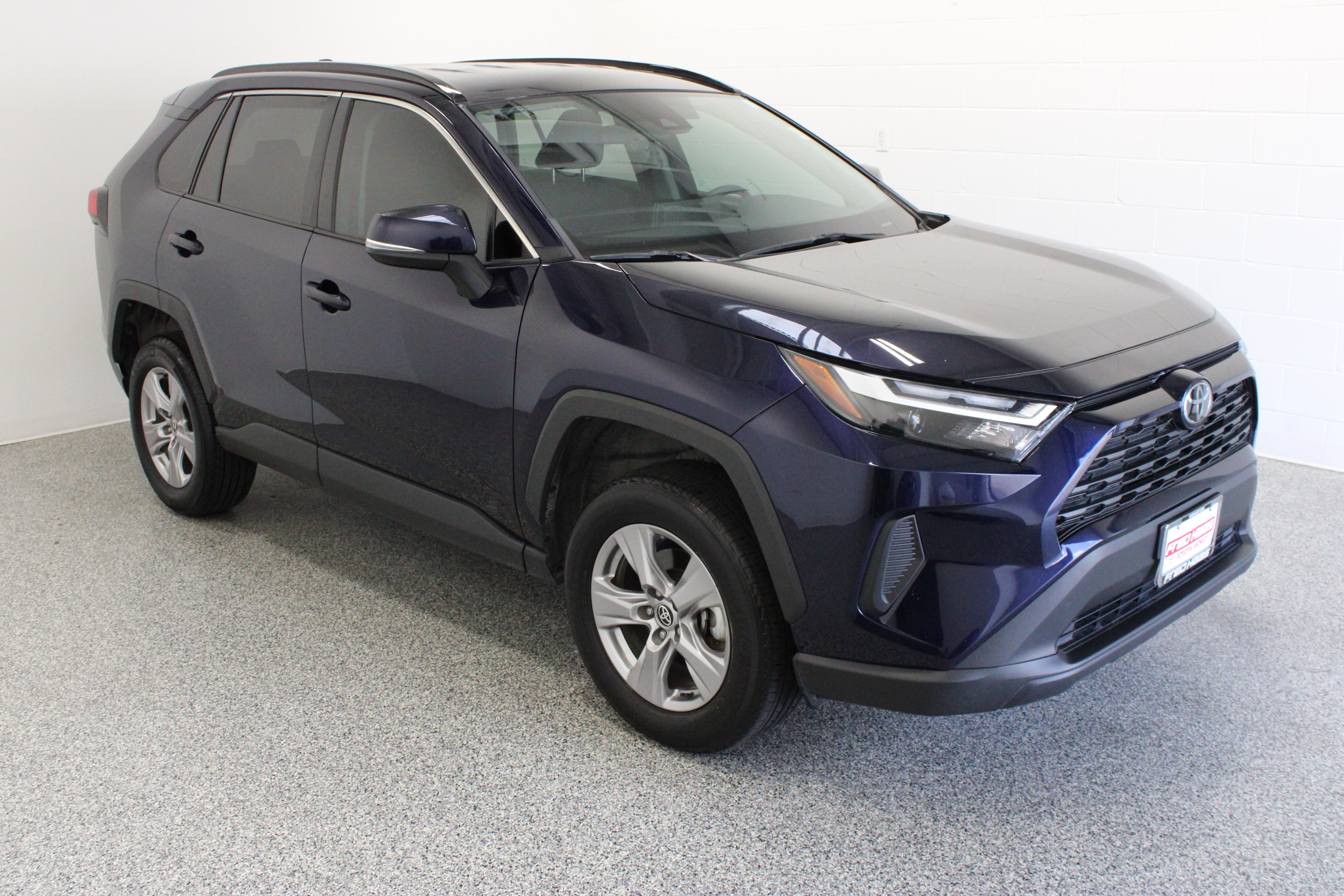 Used 2025 Toyota RAV4 XLE FWD image 4