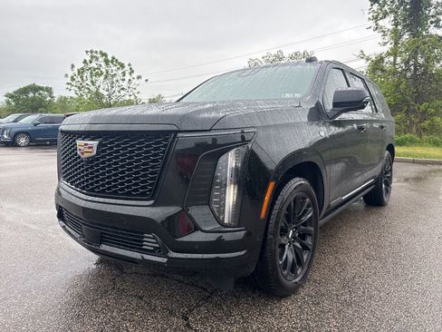 Used 2025 Cadillac Escalade Sport w/ Touring Package AWD/4WD image 4