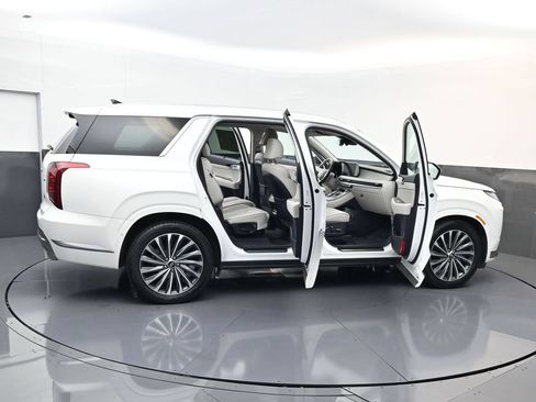 Certified 2024 Hyundai Palisade Calligraphy AWD/4WD image 32