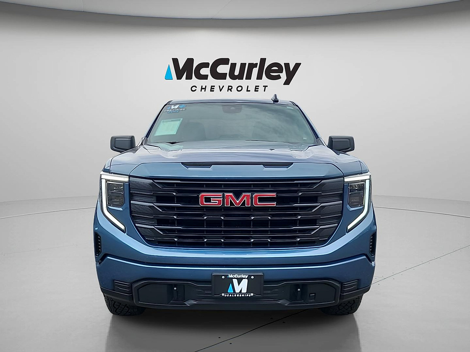 Used 2024 GMC Sierra 1500 Pro w/ Graphite Edition AWD/4WD image 2