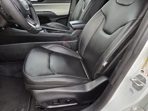 Used 2025 Jeep Compass Limited AWD/4WD image 10