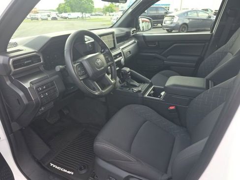 Used 2025 Toyota Tacoma SR5 image 8