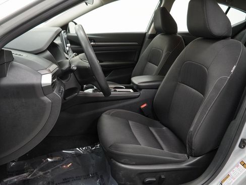 Used 2023 Nissan Altima 2.5 SV image 17