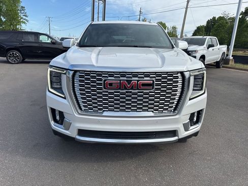 Used 2022 GMC Yukon XL Denali AWD/4WD image 8