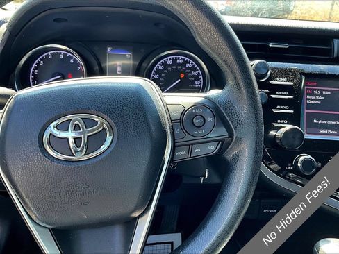 Used 2018 Toyota Camry LE FWD image 15