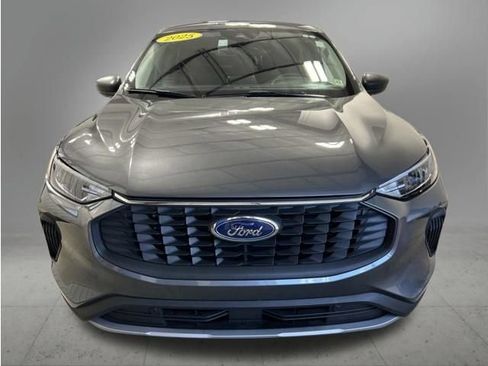 Used 2025 Ford Escape Active AWD/4WD image 9