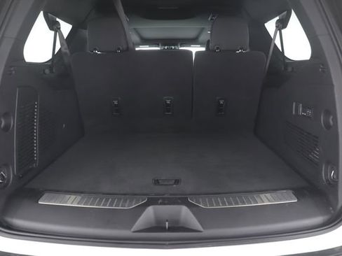 Used 2026 GMC Yukon XL AT4 w/ AT4 Premium Package AWD/4WD image 33