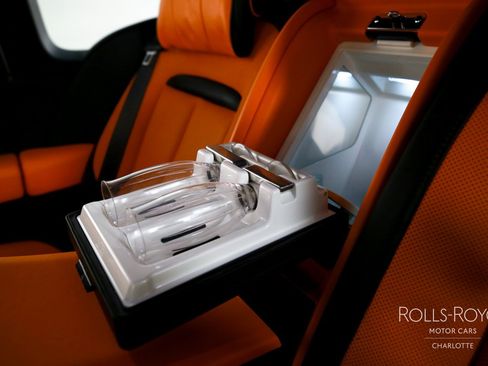 Certified 2020 Rolls-Royce Cullinan AWD/4WD image 22