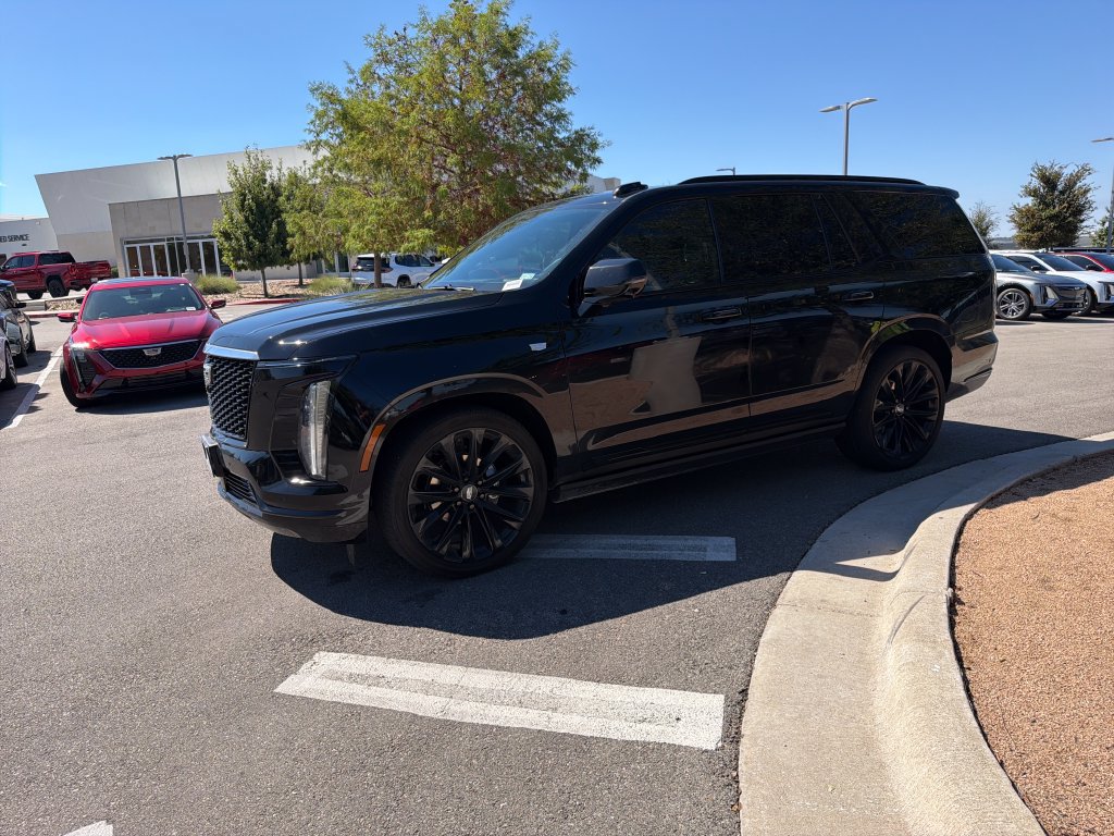 Used 2026 Cadillac Escalade Platinum Sport w/ LPO, ONYX Package AWD/4WD image 3