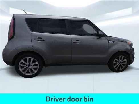Used 2018 Kia Soul + FWD image 8