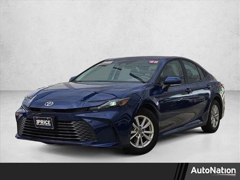 Used 2025 Toyota Camry LE FWD image 1