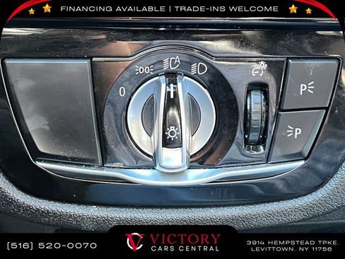 Used 2023 BMW 530e image 28