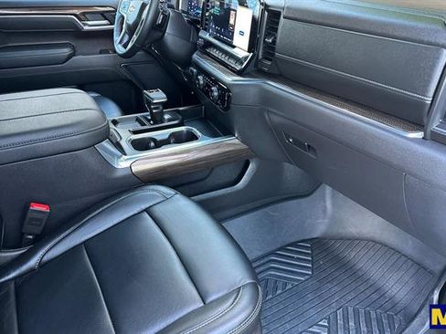 Used 2025 Chevrolet Silverado 1500 LT image 19