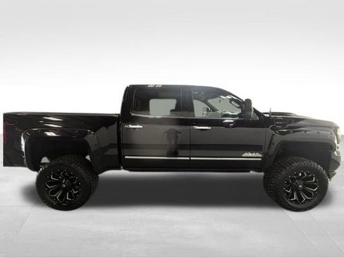 Used 2018 Chevrolet Silverado 1500 LTZ Z71 w/ LTZ Plus Package AWD/4WD image 7