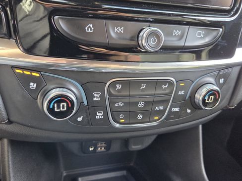 Certified 2023 Chevrolet Traverse Premier FWD image 30