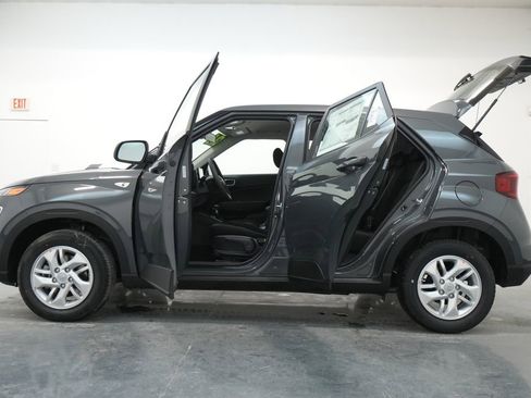 New 2026 Hyundai Venue SE image 21