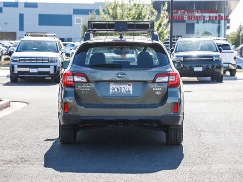 Used 2017 Subaru Outback 2.5i Limited AWD/4WD image 4