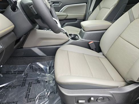 New 2026 Chevrolet Colorado ZR2 w/ Technology Package AWD/4WD image 18