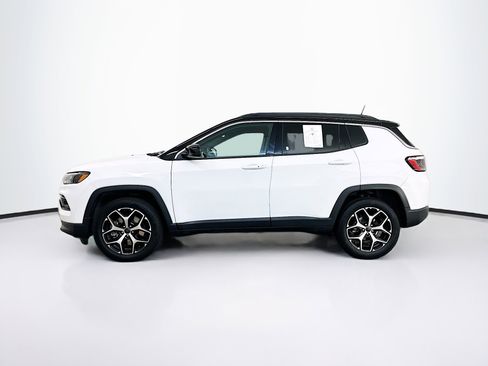 Used 2025 Jeep Compass Limited image 4