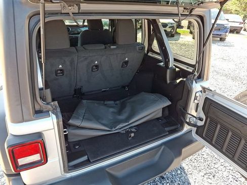 Used 2022 Jeep Wrangler Unlimited Sport AWD/4WD image 42
