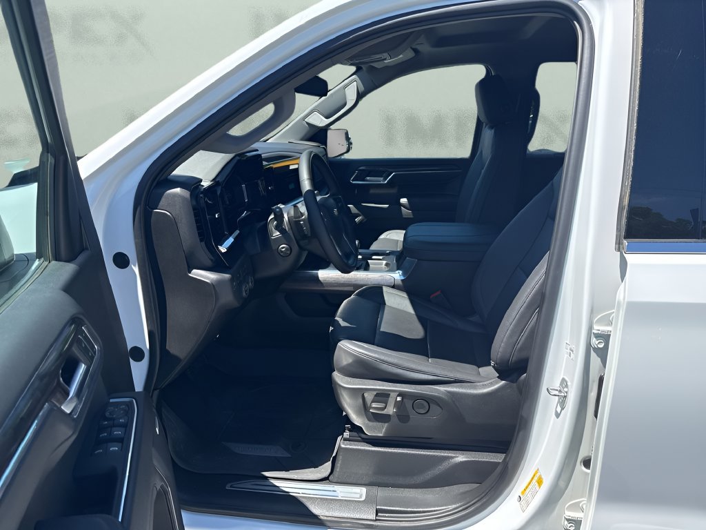Used 2023 Chevrolet Silverado 1500 LTZ AWD/4WD image 9