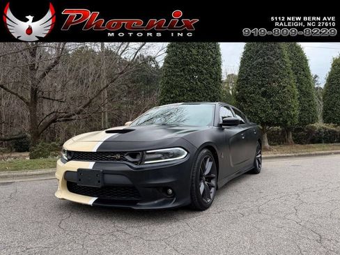 Used 2019 Dodge Charger Scat Pack image 1