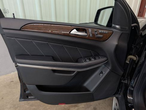 Used 2014 Mercedes-Benz GL 450 4MATIC image 17