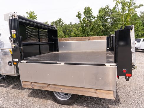 Used 2024 RAM 5500 Tradesman w/ Chrome Appearance Group AWD/4WD image 18