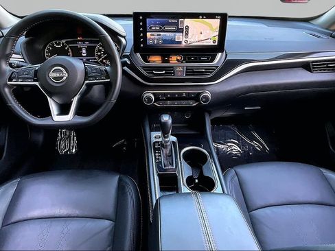 Used 2024 Nissan Altima 2.5 SR w/ SR Premium Package FWD image 9