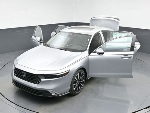 Used 2025 Honda Accord Touring image 49