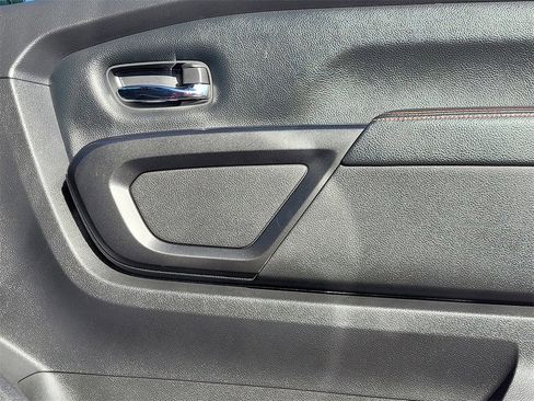 Used 2021 Nissan Titan PRO-4X w/ Pro-4x Convenience Package image 16