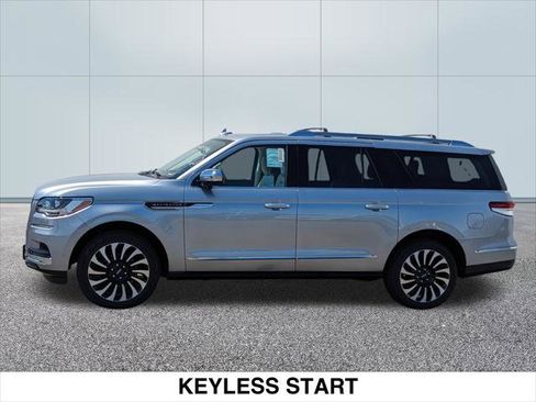 New 2023 Lincoln Navigator L Black Label image 3