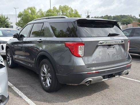Used 2022 Ford Explorer Limited w/ Equipment Group 301A RWD image 3