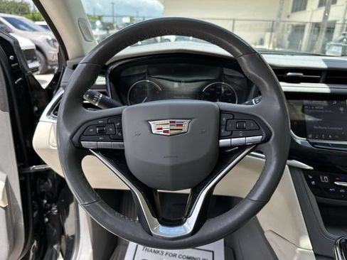 Certified 2023 Cadillac XT6 Premium Luxury FWD image 22