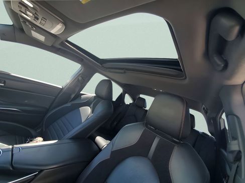 Used 2020 Toyota Avalon XSE image 30