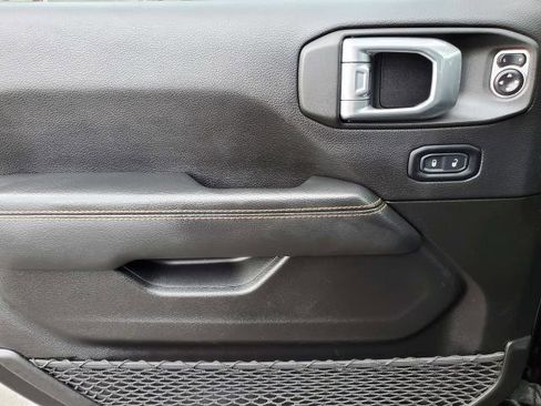 Used 2022 Jeep Gladiator Overland image 22