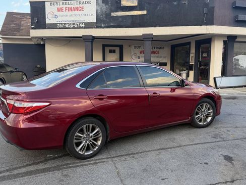 Used 2017 Toyota Camry SE FWD image 8