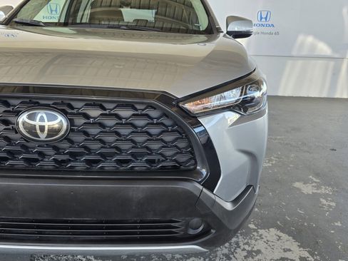 Used 2023 Toyota Corolla Cross LE image 33