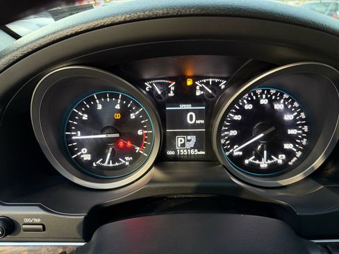 Used 2013 Toyota Land Cruiser image 16