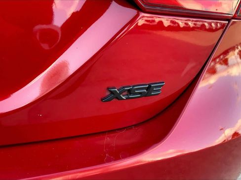 Used 2021 Toyota Camry XSE image 9