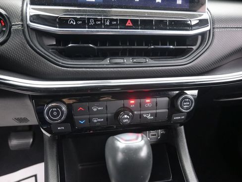 Used 2022 Jeep Compass Latitude FWD image 13