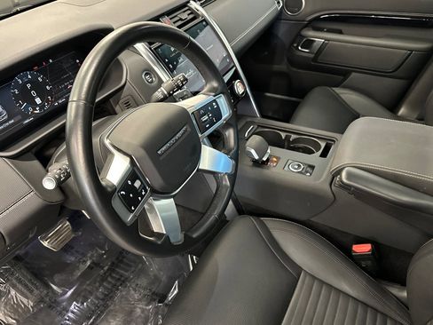 Used 2023 Land Rover Discovery S R-Dynamic image 5