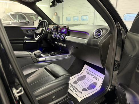 Used 2021 Mercedes-Benz GLB 250 4MATIC image 34